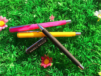 新款高档彩色喷胶中性笔 塑料签字笔 广告水笔 批发定做LOGO