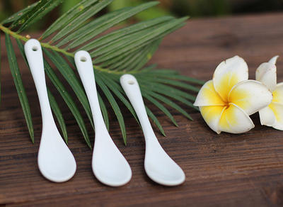 中式小白量陶瓷勺子 纯白咖啡搅拌勺量勺特价陶瓷小勺批发