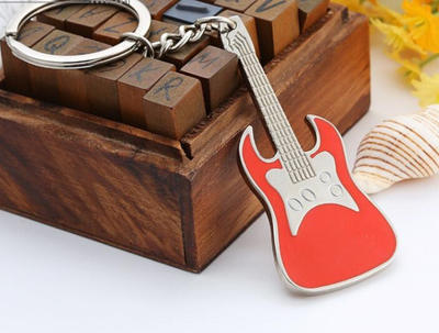 彩色吉他乐器个性钥匙扣 小提琴钥匙圈广告礼品钥匙链可logo批发